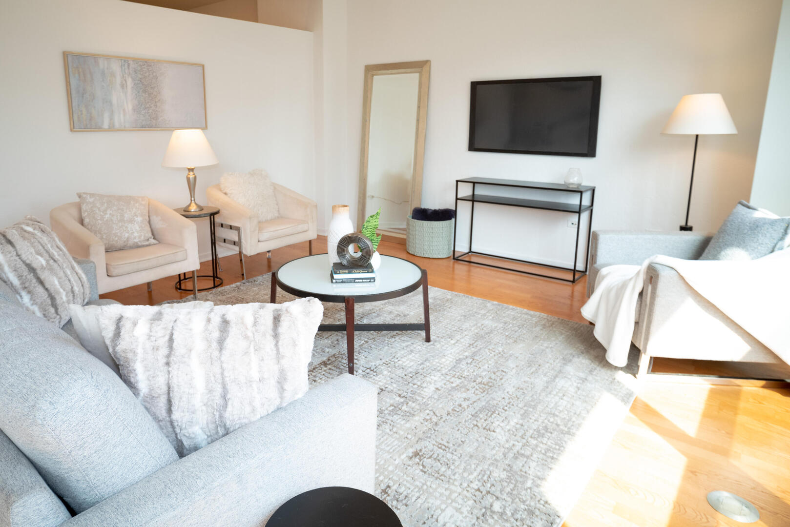 807 Davis Street 403
