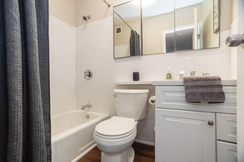 Tiny photo for 3900 N Lake Shore Drive #7G, Chicago, IL 60613 (MLS # 12548117)