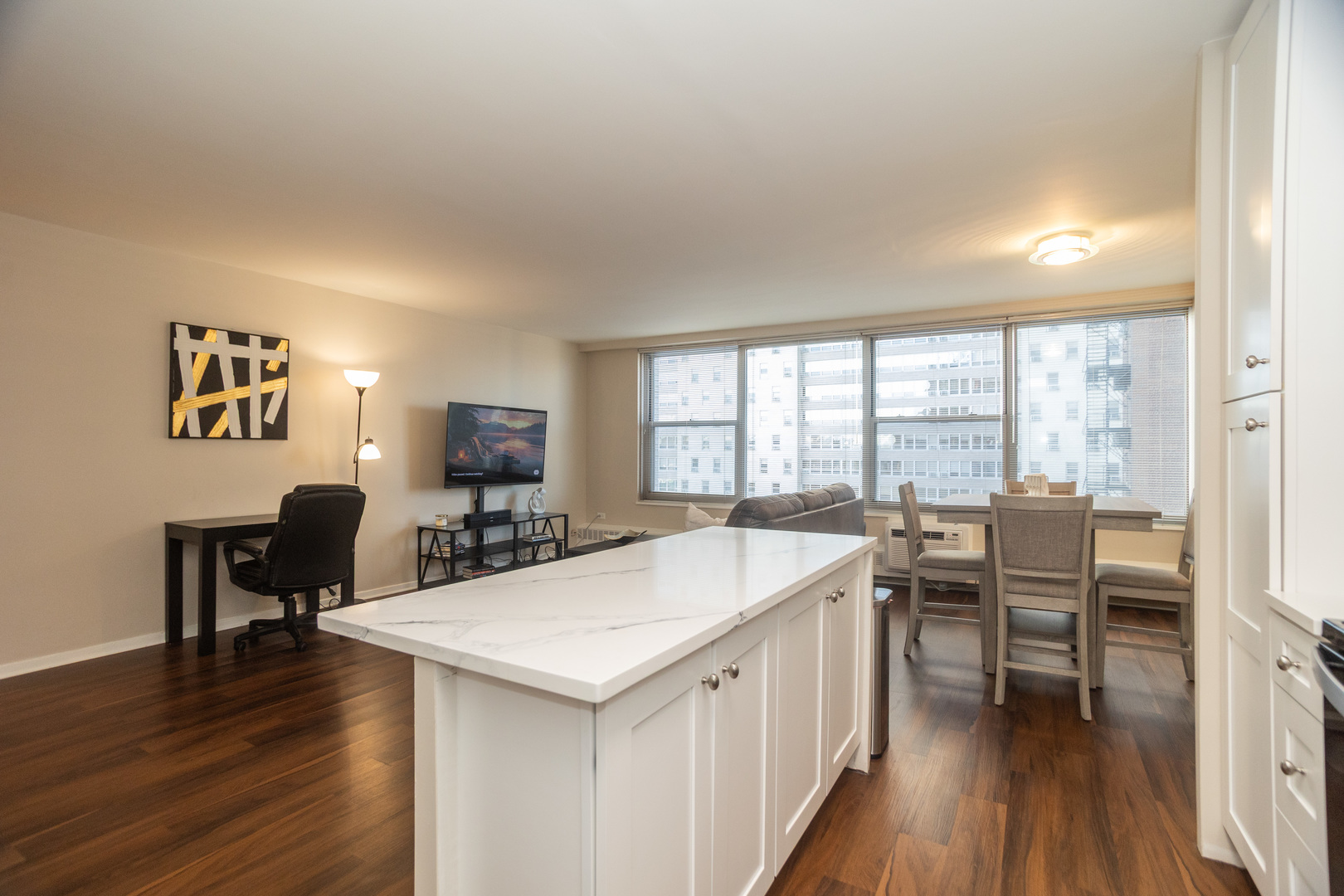 3900 N Lake Shore Drive 7G
