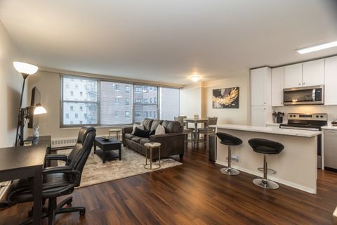Tiny photo for 3900 N Lake Shore Drive #7G, Chicago, IL 60613 (MLS # 12548117)