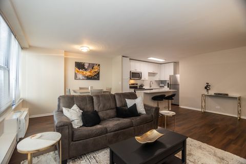 Tiny photo for 3900 N Lake Shore Drive #7G, Chicago, IL 60613 (MLS # 12548117)