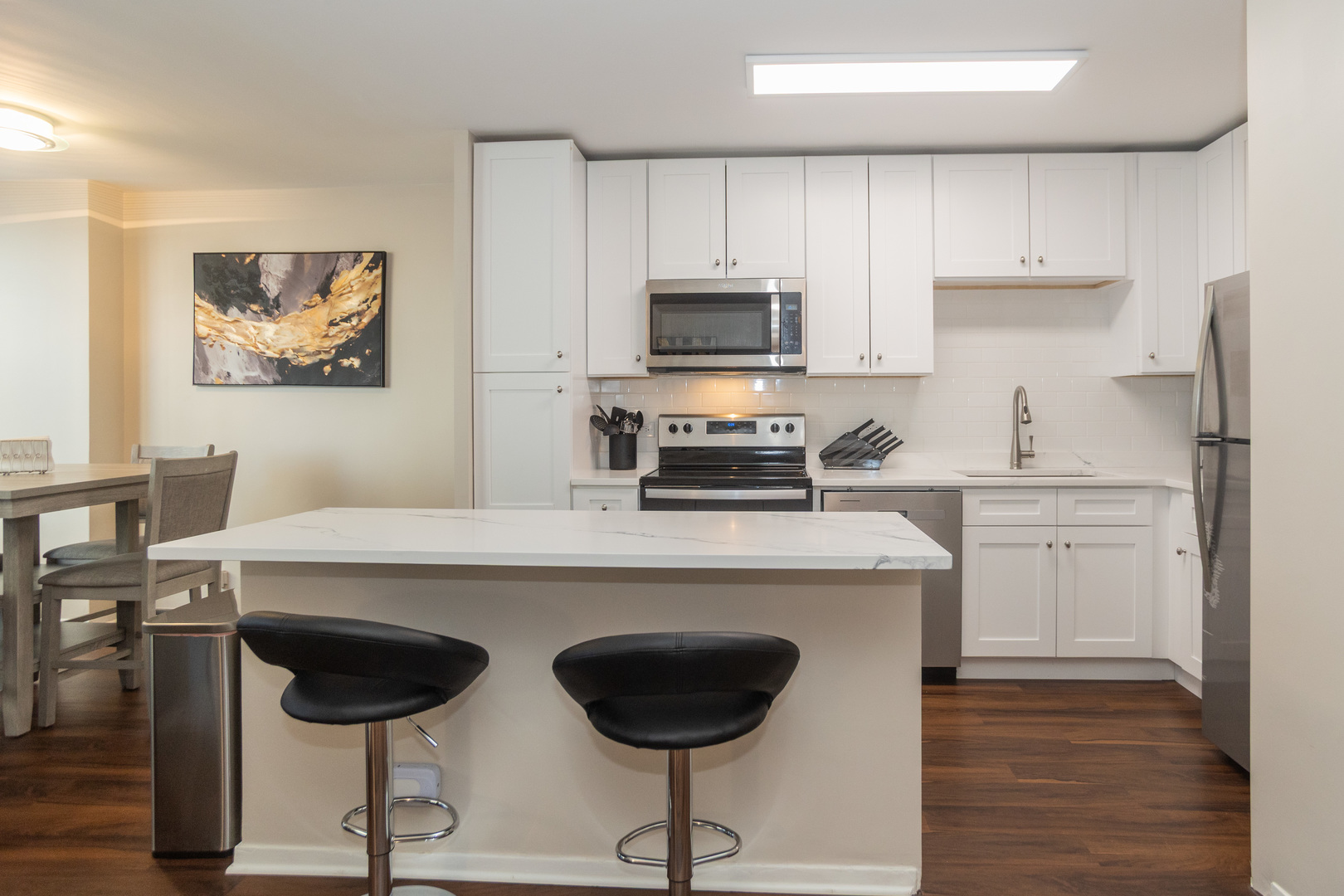 3900 N Lake Shore Drive 7G