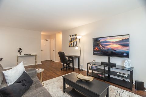 Tiny photo for 3900 N Lake Shore Drive #7G, Chicago, IL 60613 (MLS # 12548117)