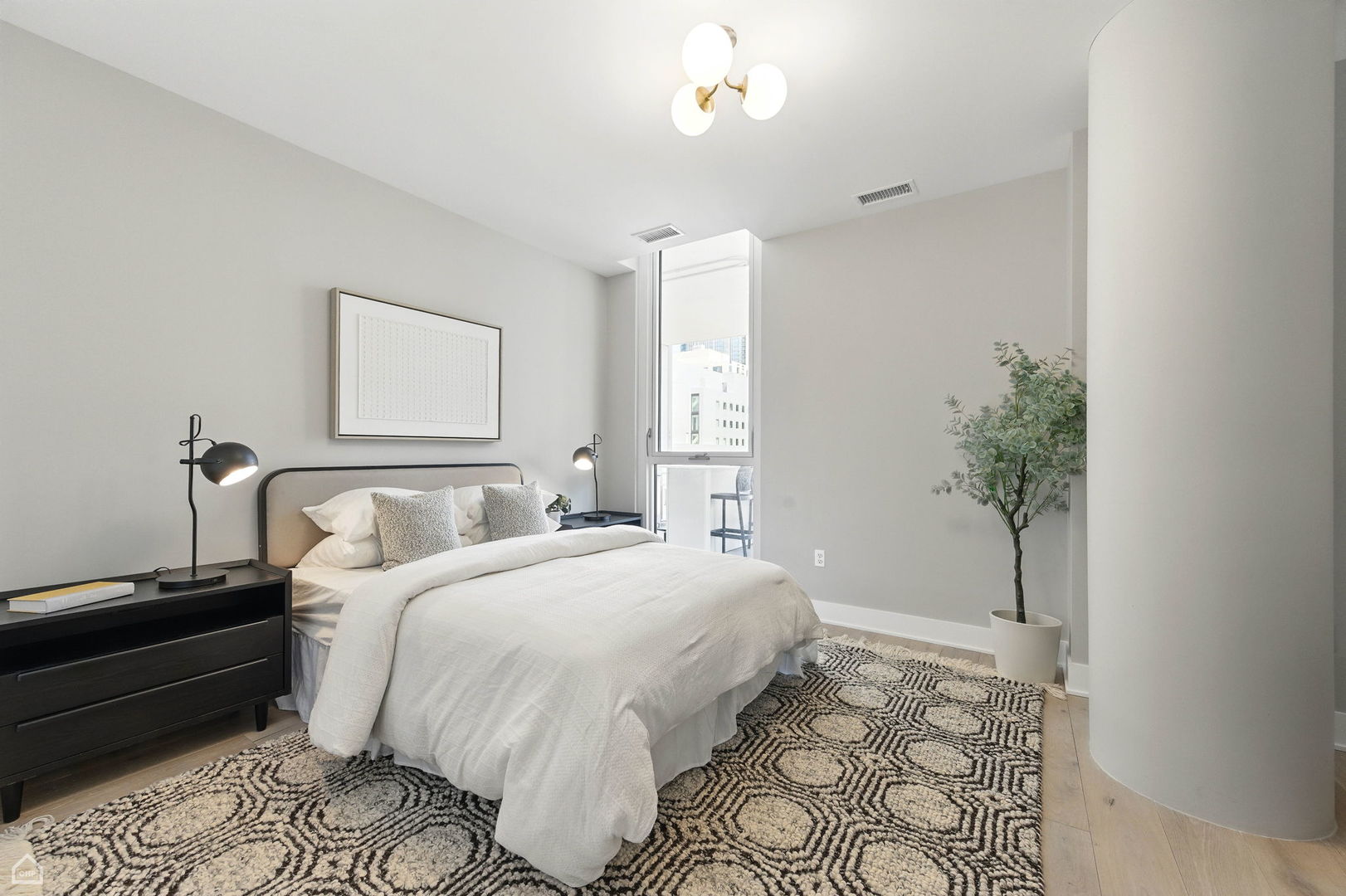 Chicago, Illinois 60654, United States, 4 Bedrooms Bedrooms, ,4 BathroomsBathrooms,Residential,Active,171474