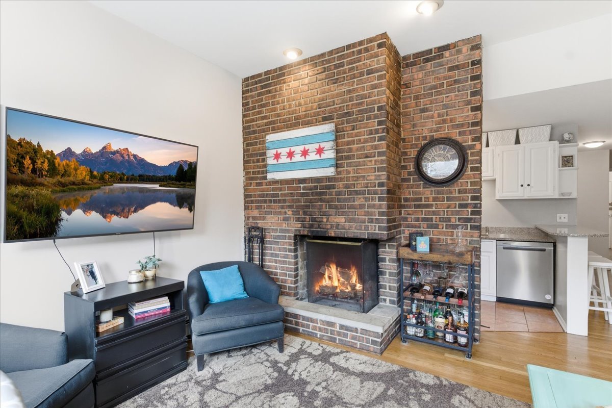 802 W GEORGE Street 1