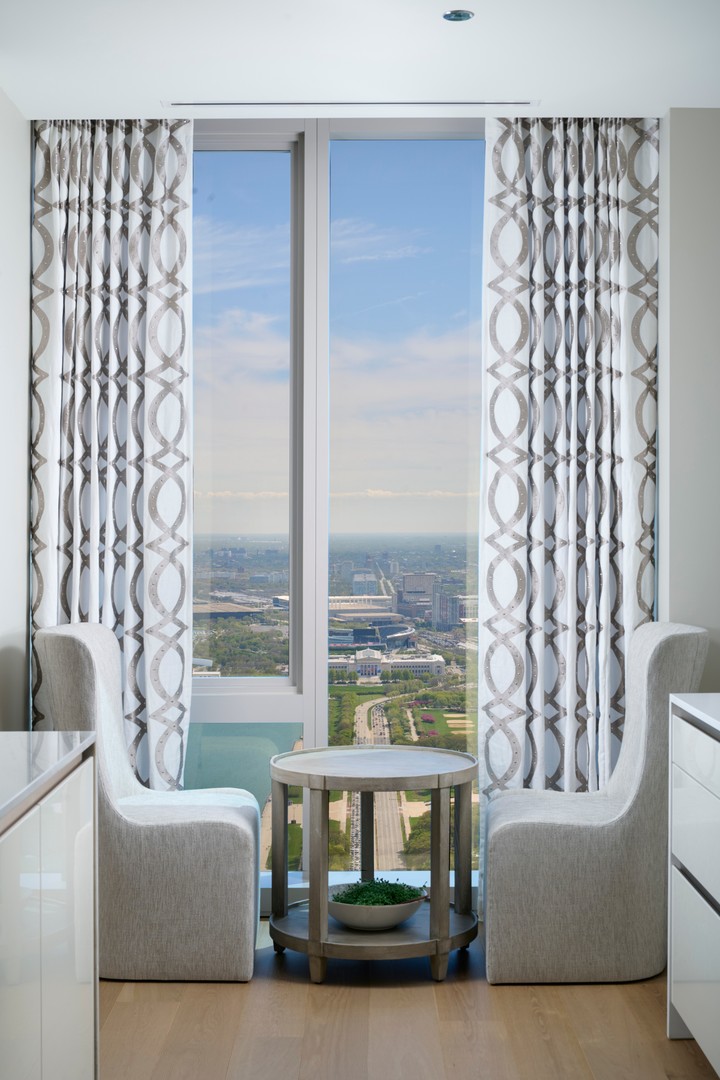 363 E Wacker Drive 6106