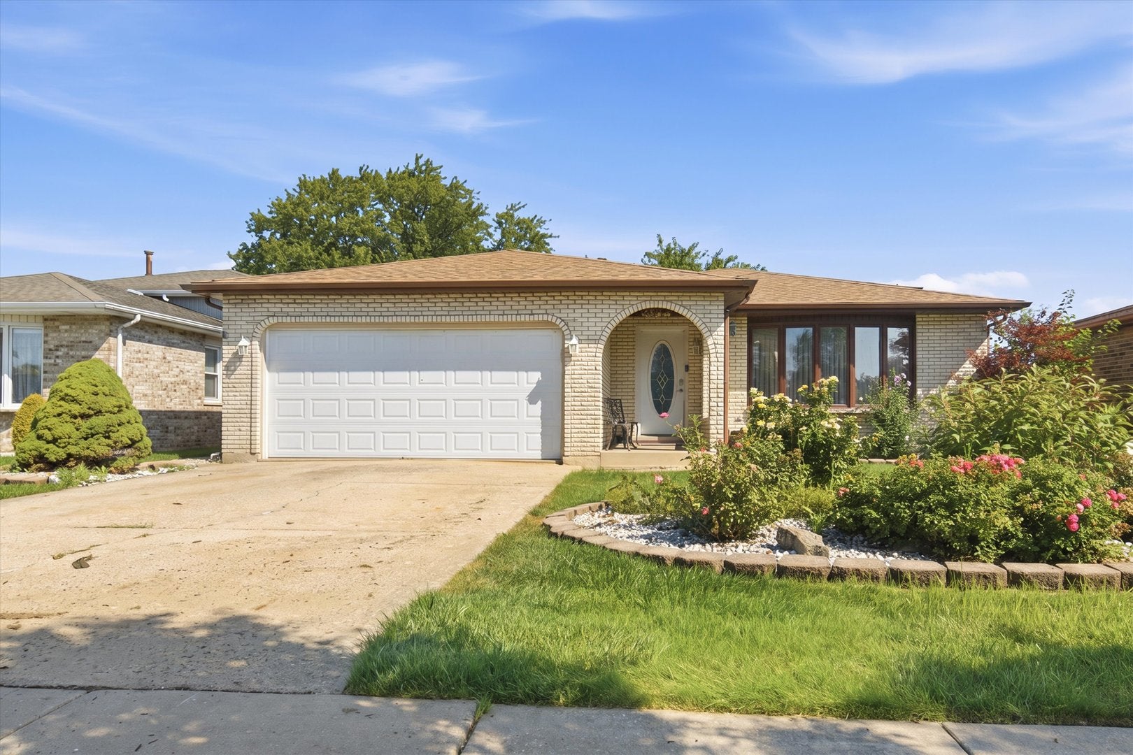 7116 W 85th Place