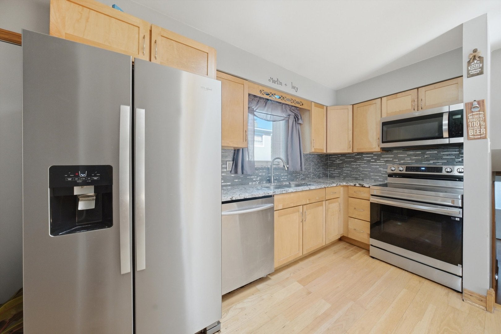 7116 W 85th Place