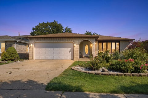 Photo of 7116 W 85th Place, Burbank, IL 60459 (MLS # 12743990)
