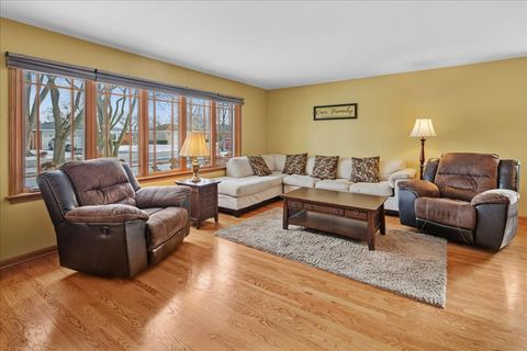 Tiny photo for 906 S We Go Trail, Mount Prospect, IL 60056 (MLS # 12538866)