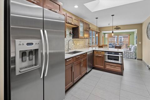 Tiny photo for 906 S We Go Trail, Mount Prospect, IL 60056 (MLS # 12538866)