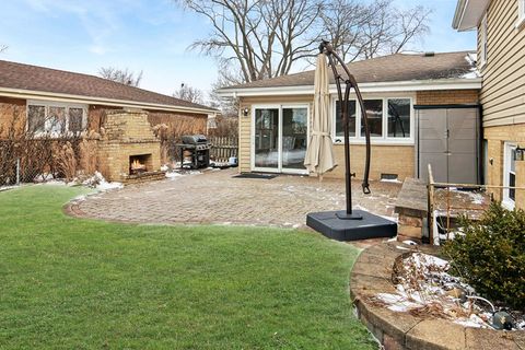 Tiny photo for 906 S We Go Trail, Mount Prospect, IL 60056 (MLS # 12538866)