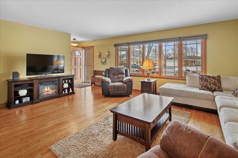 Tiny photo for 906 S We Go Trail, Mount Prospect, IL 60056 (MLS # 12538866)