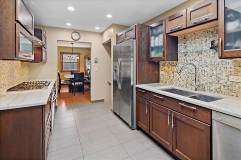 Tiny photo for 906 S We Go Trail, Mount Prospect, IL 60056 (MLS # 12538866)