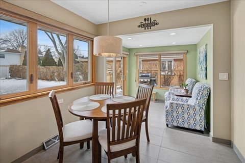 Tiny photo for 906 S We Go Trail, Mount Prospect, IL 60056 (MLS # 12538866)