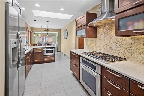 Tiny photo for 906 S We Go Trail, Mount Prospect, IL 60056 (MLS # 12538866)