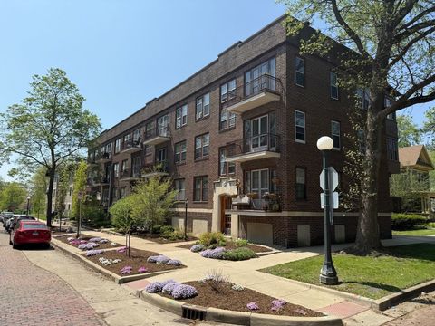 Tiny photo for 305 N Prairie Street #7, Champaign, IL 61820 (MLS # 12466426)