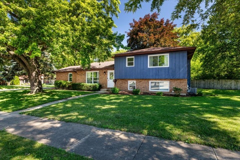 Tiny photo for 5 Redstart Road, Naperville, IL 60565 (MLS # 12753880)