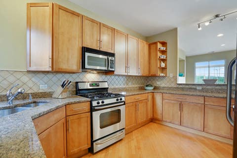 Tiny photo for 5884 N RIDGE Avenue #3, Chicago, IL 60660 (MLS # 12721674)