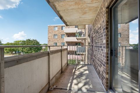 Tiny photo for 1463 Mercury Drive #304, Schaumburg, IL 60193 (MLS # 12484106)
