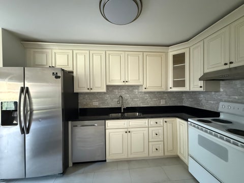 Tiny photo for 2 Villa Verde Drive #113, Buffalo Grove, IL 60089 (MLS # 12719044)