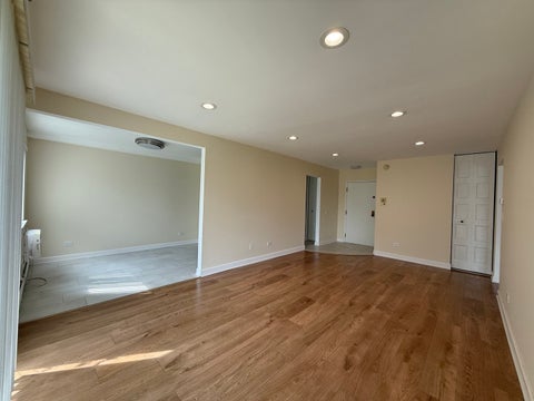 Tiny photo for 2 Villa Verde Drive #113, Buffalo Grove, IL 60089 (MLS # 12719044)