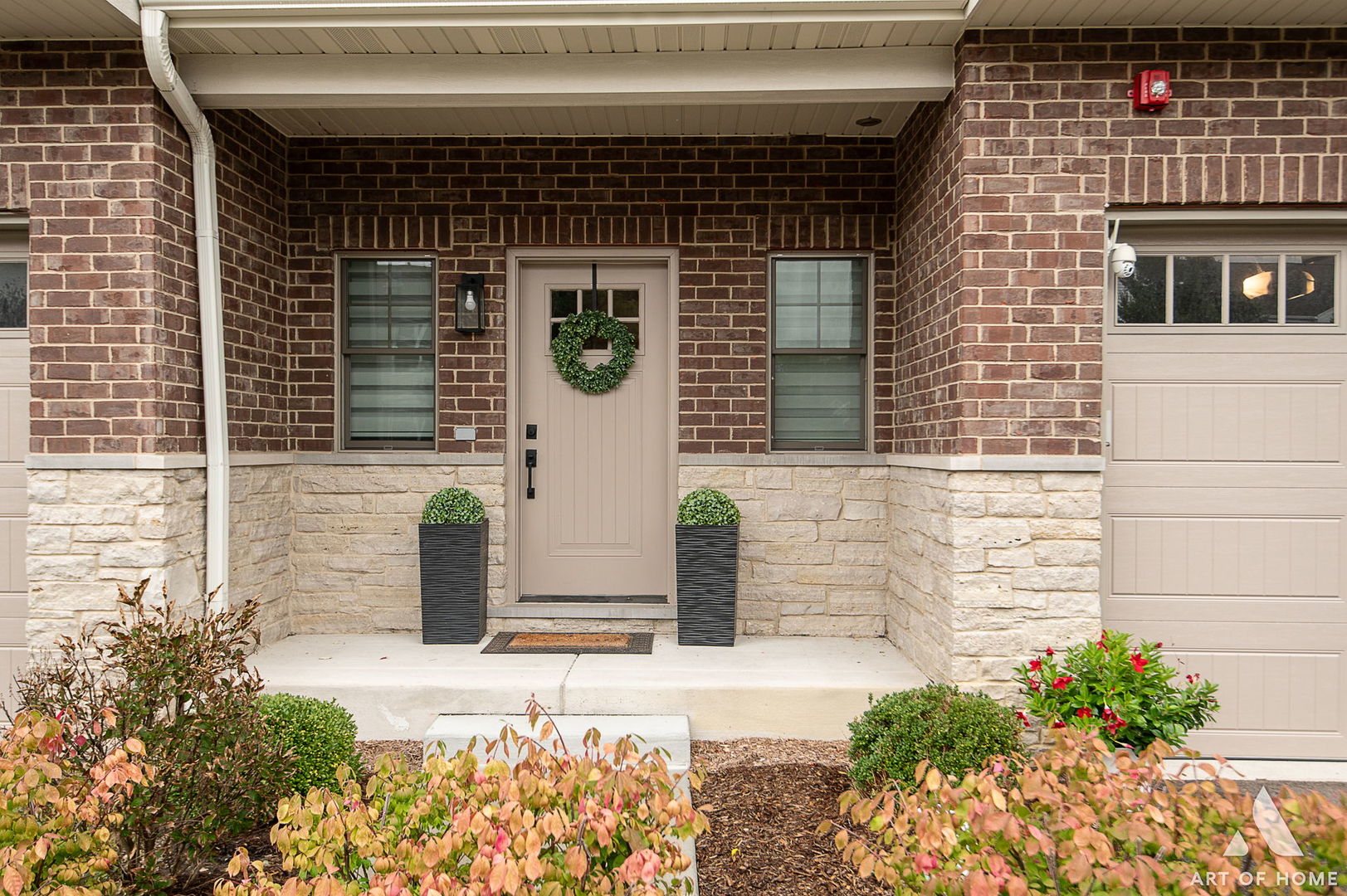 407 W Pierce Road - Photo 2