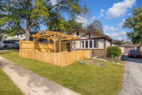 Photo of 224 Radcliff Drive, Bolingbrook, IL 60440 (MLS # 12487540)