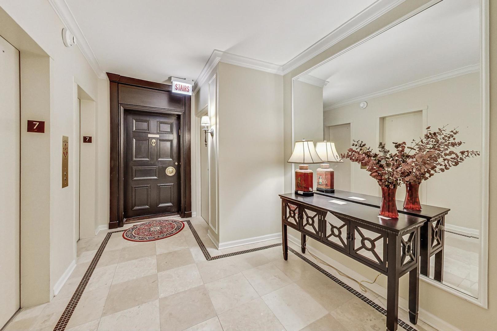 1040 N Lake Shore Drive 7B