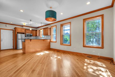 Tiny photo for 7223 N Oakley Avenue #1E, Chicago, IL 60645 (MLS # 12457094)
