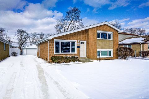 Photo of 3808 153rd Place, Midlothian, IL 60445 (MLS # 12552550)