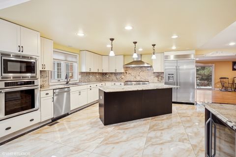 Tiny photo for 46 Hamilton Lane, Oak Brook, IL 60523 (MLS # 12495153)