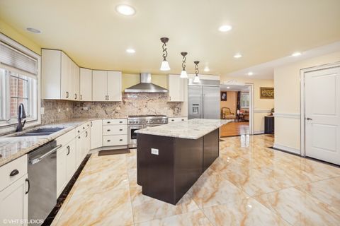 Tiny photo for 46 Hamilton Lane, Oak Brook, IL 60523 (MLS # 12495153)