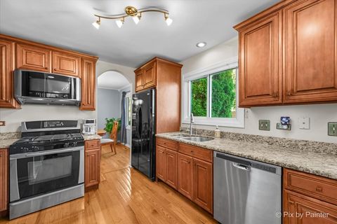 Tiny photo for 888 Blazing Star Trail, Cary, IL 60013 (MLS # 12488583)