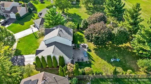 Tiny photo for 888 Blazing Star Trail, Cary, IL 60013 (MLS # 12488583)