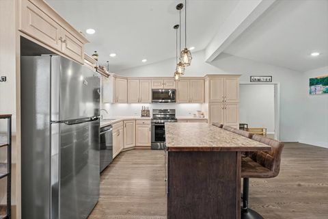 Tiny photo for 10 O Connor Court, Champaign, IL 61821 (MLS # 12610144)