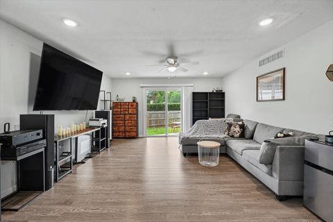 Tiny photo for 10 O Connor Court, Champaign, IL 61821 (MLS # 12610144)