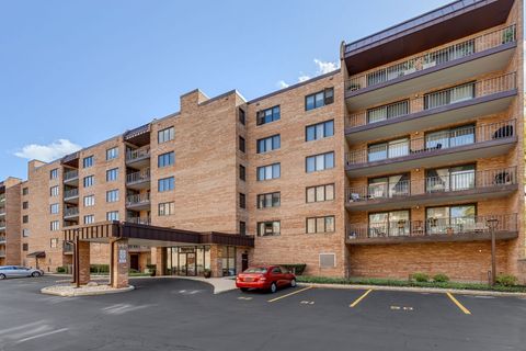 Photo of 905 Center Street #507, Des Plaines, IL 60016 (MLS # 12484085)