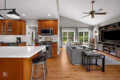 Tiny photo for 353 Western Avenue, Clarendon Hills, IL 60514 (MLS # 12726918)