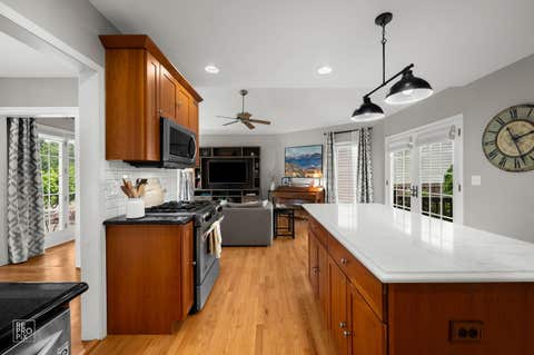 Tiny photo for 353 Western Avenue, Clarendon Hills, IL 60514 (MLS # 12726918)