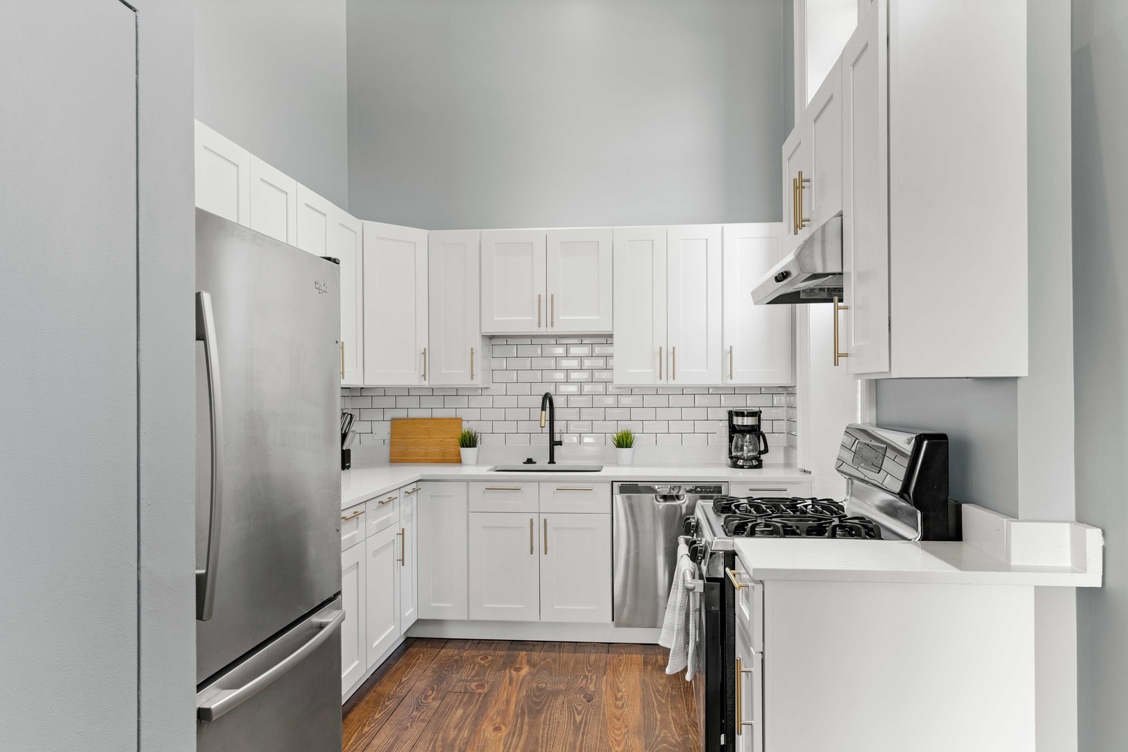 1400 W Chestnut Street 1