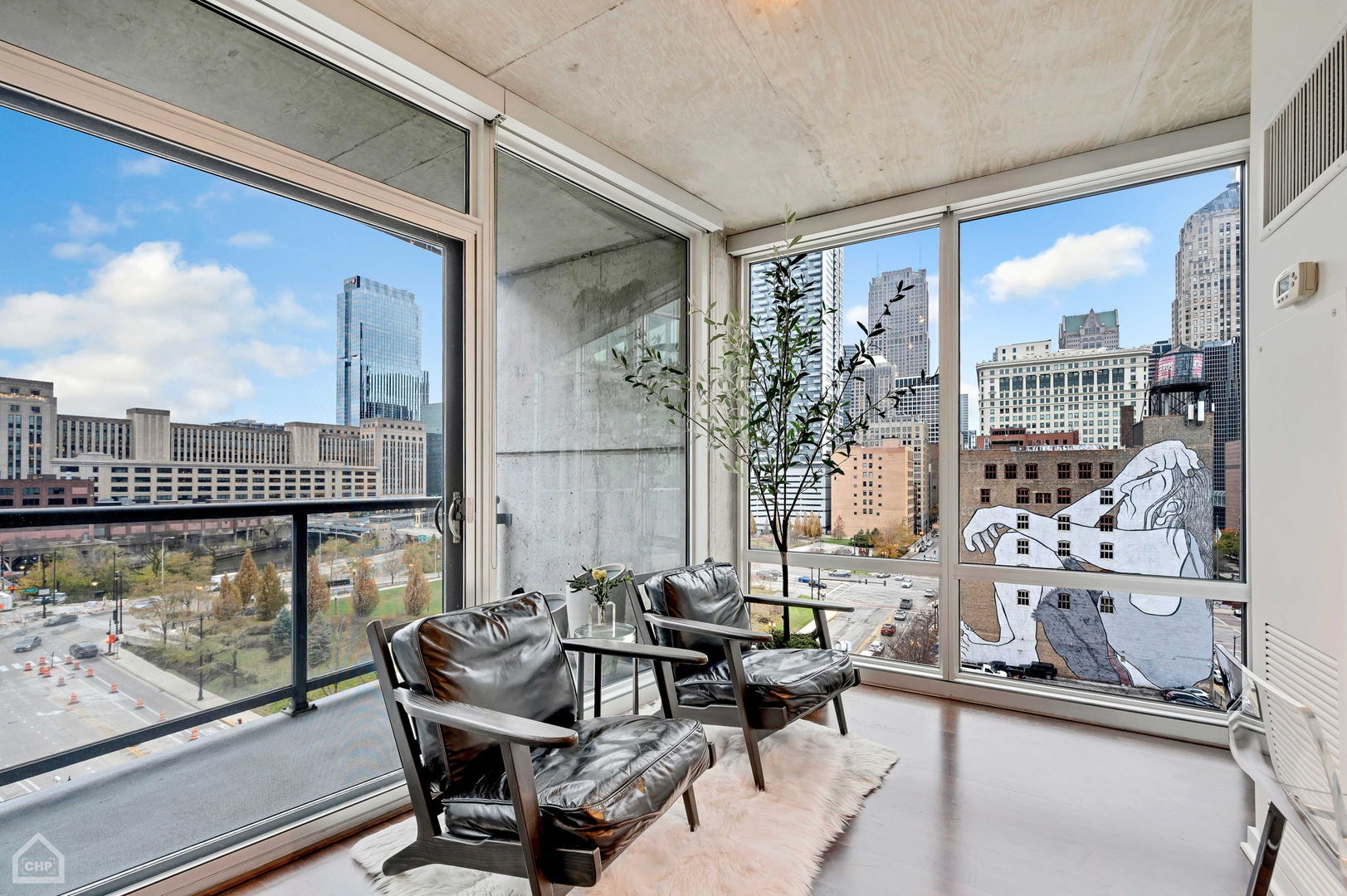 611 S Wells Street 904