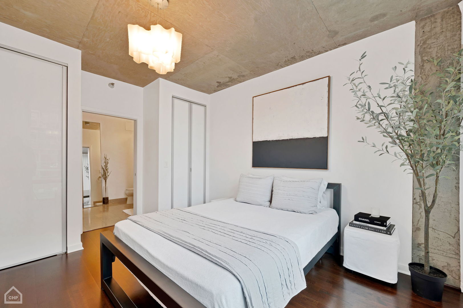 611 S Wells Street 904