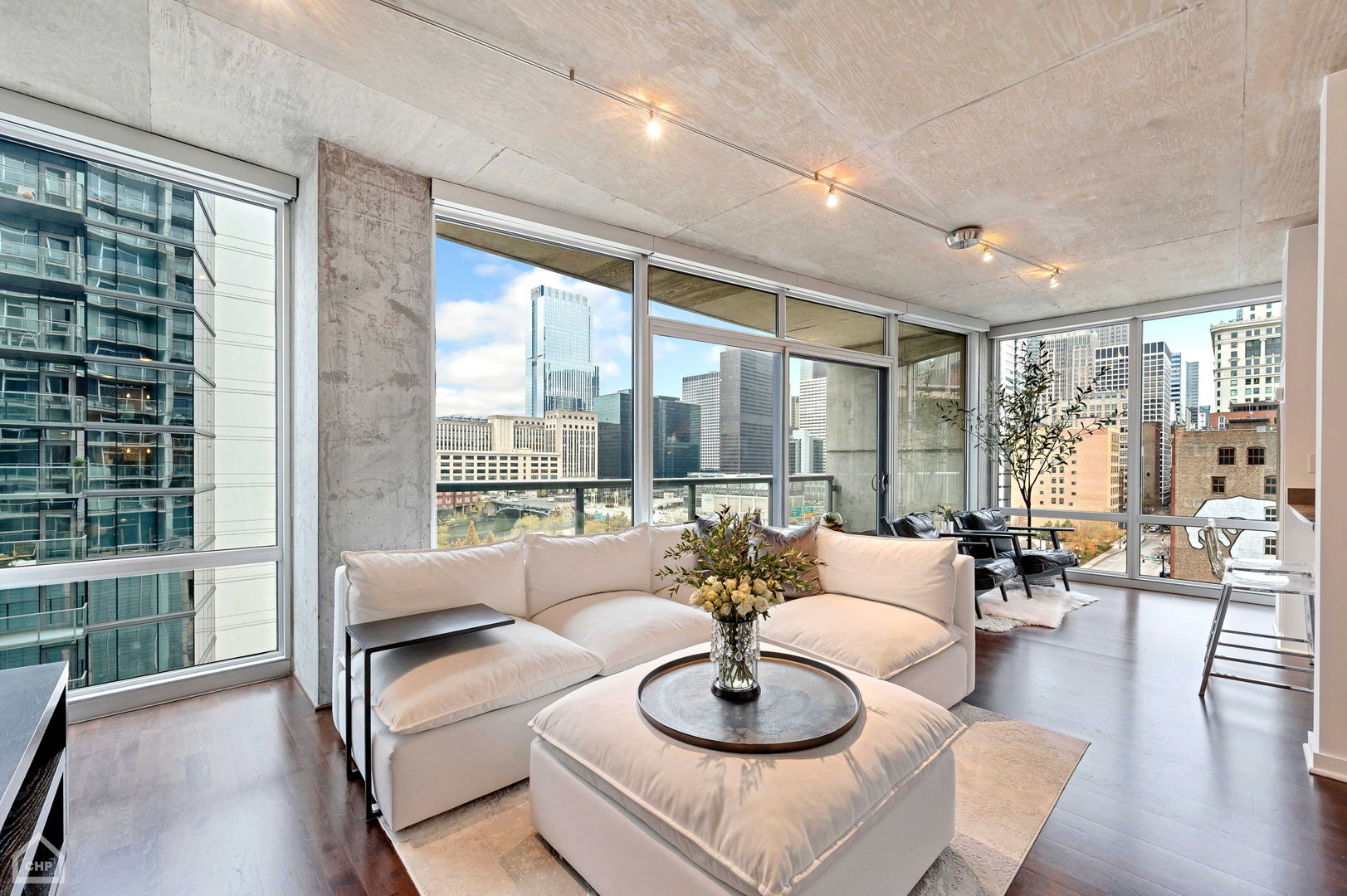 611 S Wells Street 904