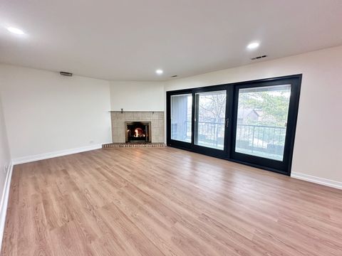 Tiny photo for 1313 Cass Lane E #302, Westmont, IL 60559 (MLS # 12631632)