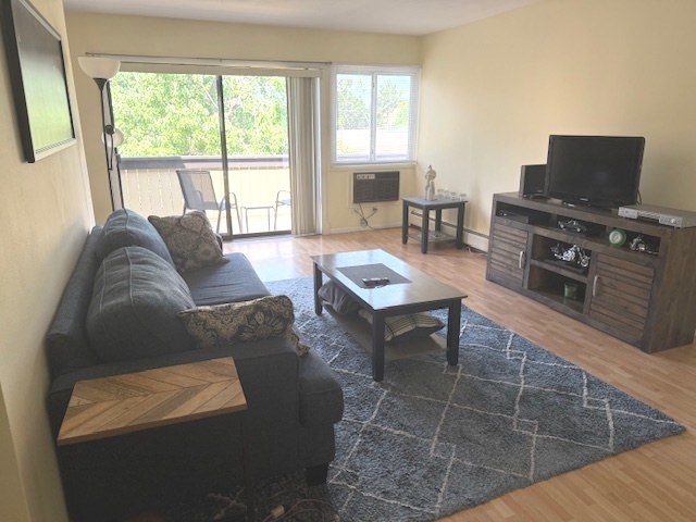 1810 Hemlock Place 304