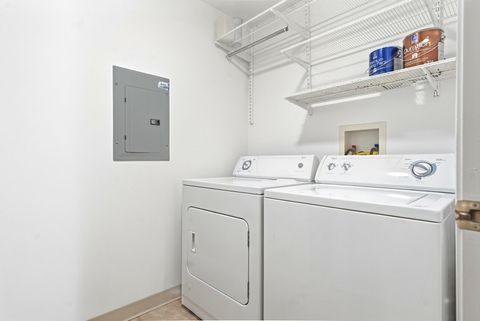 Tiny photo for 410 W Mahogany Court #509, Palatine, IL 60067 (MLS # 12589458)