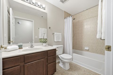 Tiny photo for 410 W Mahogany Court #509, Palatine, IL 60067 (MLS # 12589458)