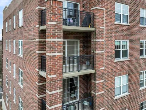 Tiny photo for 410 W Mahogany Court #509, Palatine, IL 60067 (MLS # 12589458)