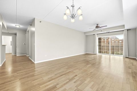 Tiny photo for 410 W Mahogany Court #509, Palatine, IL 60067 (MLS # 12589458)